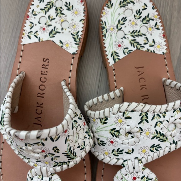 Worn once Jack Rogers White Daisy Sandals - Picture 3 of 7